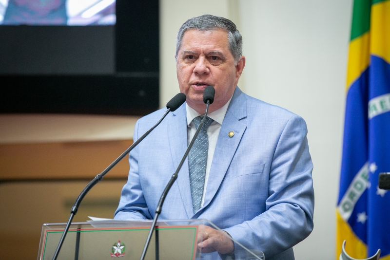 Deputado Mario Motta destina emenda que viabiliza projeto de infraestrutura da ZPE em Lages. Ato reforça compromisso com a Serra Catarinense
